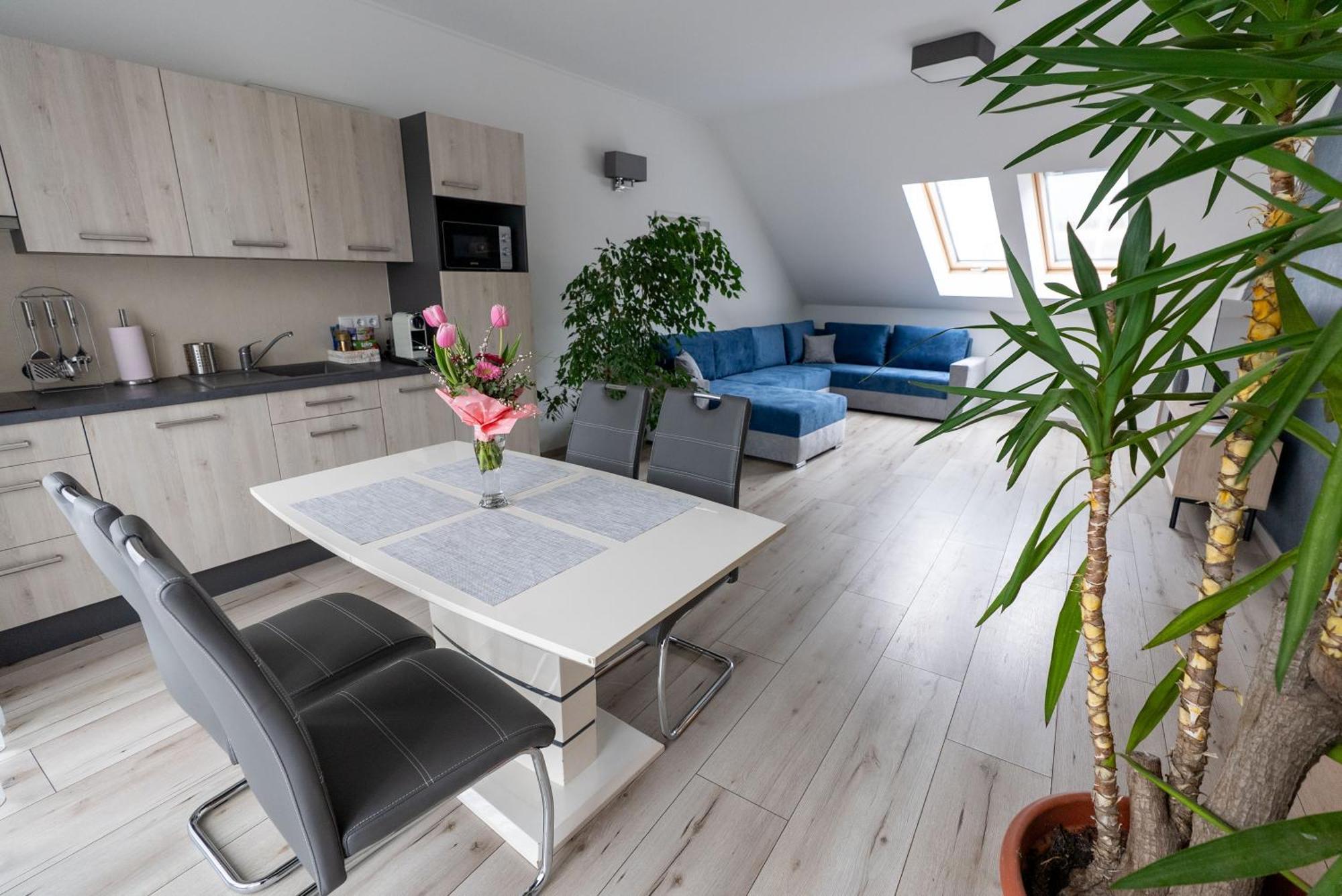 Jokai Apartman Dunafoldvar ภายนอก รูปภาพ