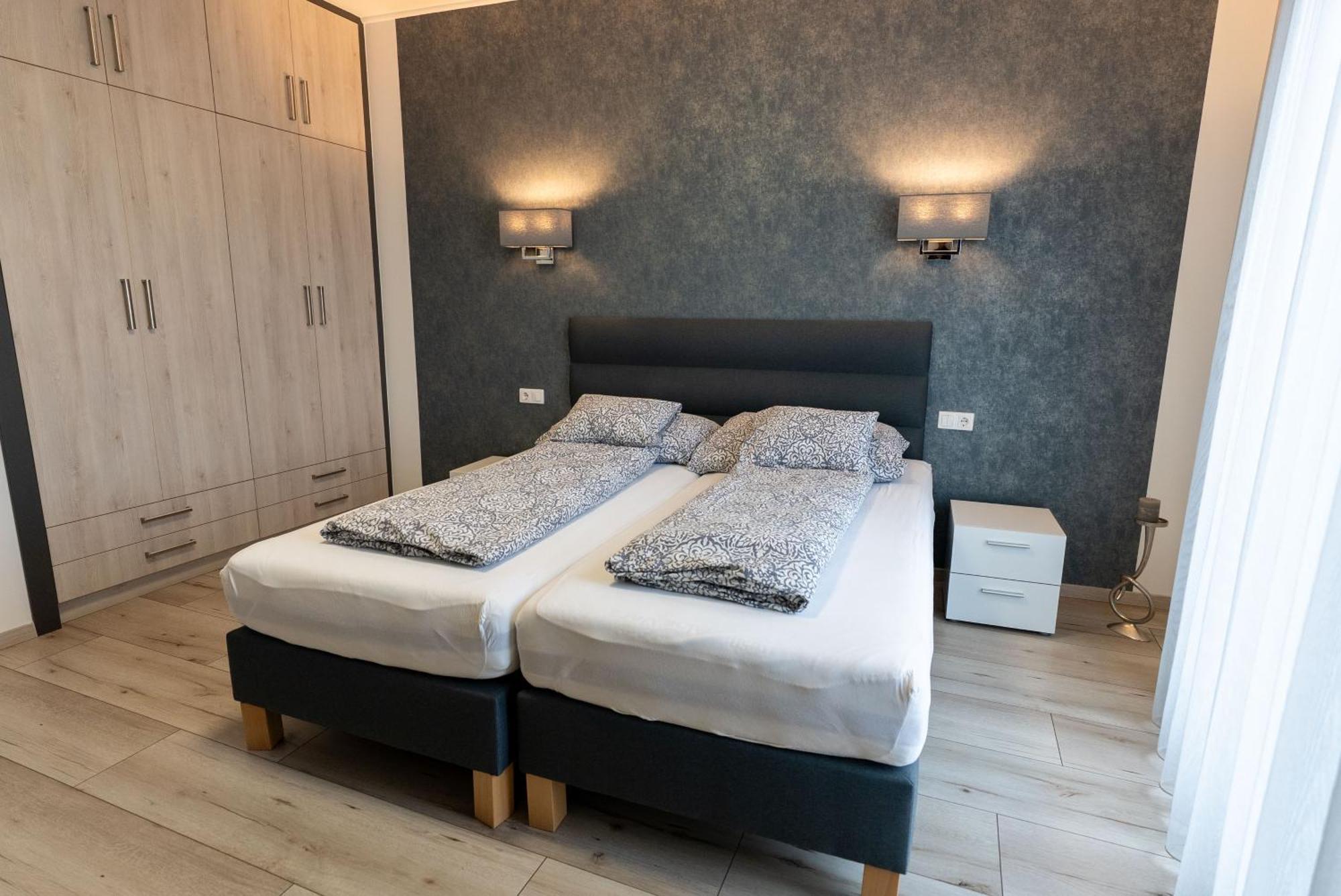 Jokai Apartman Dunafoldvar ภายนอก รูปภาพ
